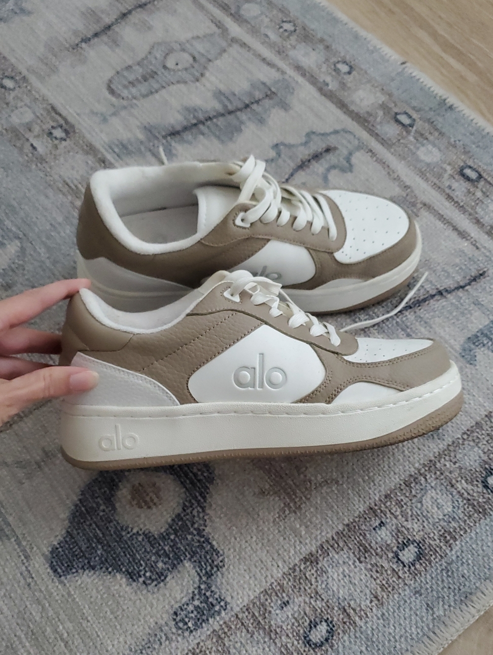 Alo Recovery Mode Sneakers Gravel White Shoes Sz7